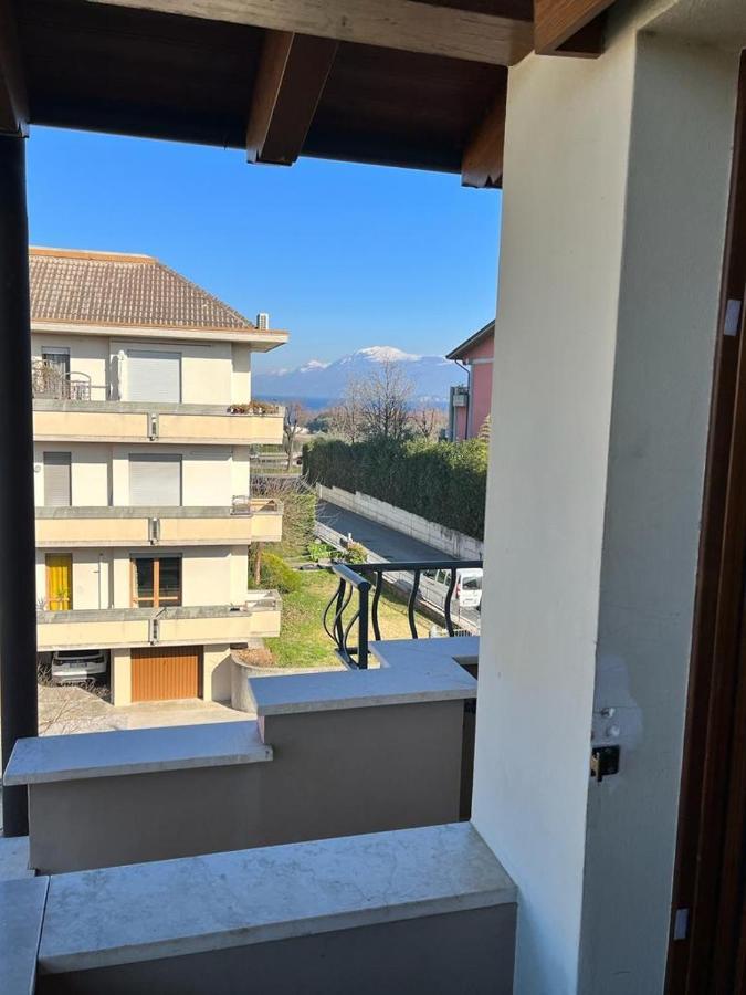 Vittoria Al Lago Apartment Desenzano del Garda Luaran gambar