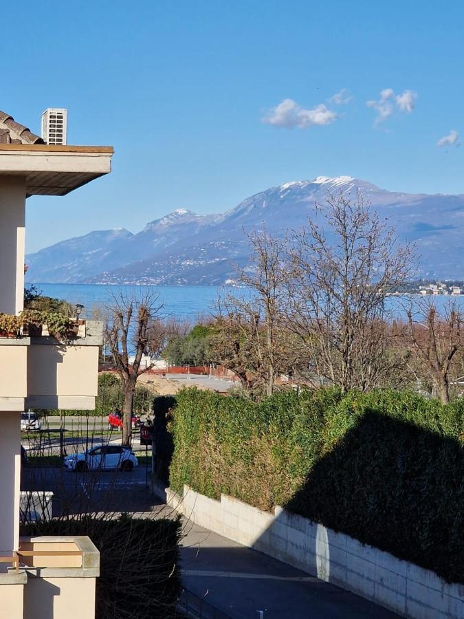 Vittoria Al Lago Apartment Desenzano del Garda Luaran gambar